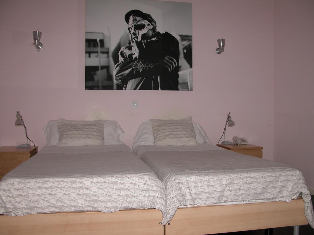 Hostal Goyal Pizarro Madrid Eksteriør billede