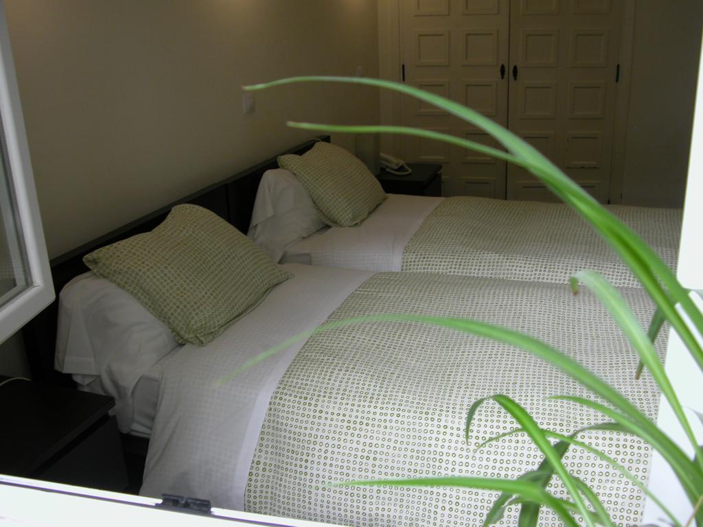 Hostal Goyal Pizarro Madrid Værelse billede