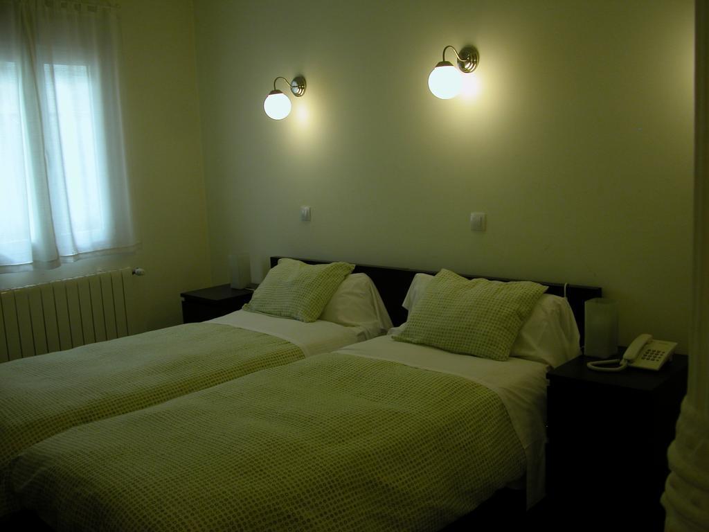 Hostal Goyal Pizarro Madrid Værelse billede